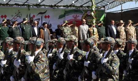 ارتش جمهوری اسلامی ایران پیرو رهبری، در خدمت مردم و مقتدر در مقابل دشمنان است