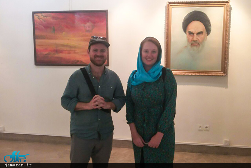 حضور دو گردشگر استرالیایی در نگارستان امام خمینی(س) اصفهان