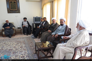 دیدار اعضای موسسه تنظیم و نشر آثار امام خمینی(س) نمایندگی قم با جمعی از مراجع و علما