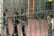 یورش صهیونیستها به اسرای فلسطینی در زندان صحرایی «نفحة»