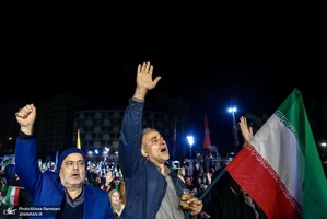 چهل و هفتمين شب اجتماع پرشور مردم در ميدان وليعصر (عج)