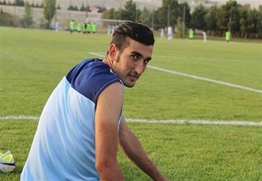 بازیکن سابق استقلال با ماشین‌سازی به توافق رسید
