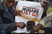 استیضاح مسن‌ ترین رهبر جهان امروز کلید می خورد/ احتمال پناهندگی موگابه به آفریقای جنوبی

