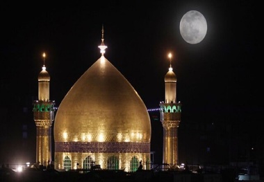 اقامه نماز عید فطر در حرم امام علی(ع) + فیلم