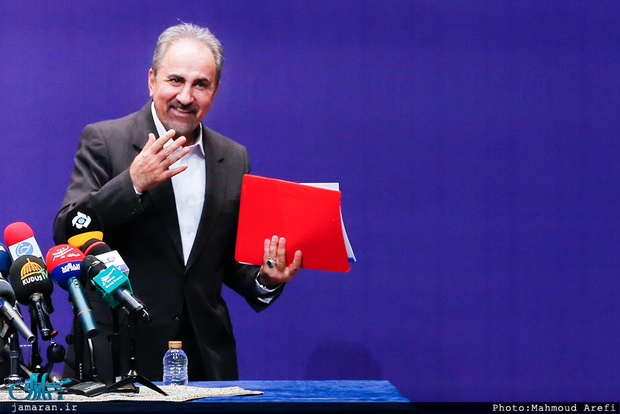 چرا بررسی استعفای شهردار تهران به سال بعد موکول شد؟