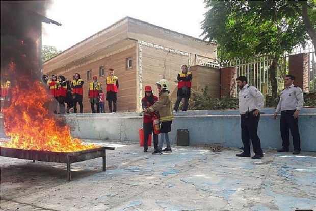 3000 شهروند جنوب تهران از آموزش های آتش نشانی بهره مند شدند