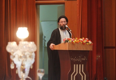 زوج های جوان مراقب فضای مجازی باشند