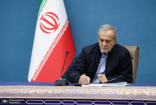 پیام پزشکیان به مناسبت آغاز به کار نمایشگاه مجازی کتاب؛ نمایشگاه کتاب نشانه زنده بودن اندیشه و پویایی فرهنگ است/ جوامعی که کتاب را محور حیات اجتماعی و فرهنگی خود قرار دادند از بحران‌ها و تاریکی‌های جهل عبور کرده‌اند