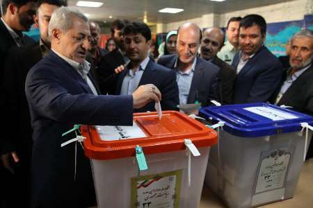 استاندار: مردم همدان حماسه ماندگاری را در انتخابات 29 اردیبهشت خلق می کنند
