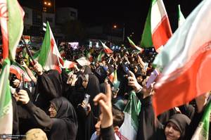 پنجاه و هشتمین اجتماع پر شور مردم در میدان انقلاب