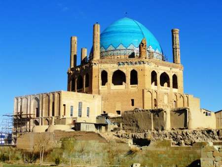 رشد 25 درصدی آمار گردشگران داخلی وخارجی بازدید کننده از گنبد سلطانیه