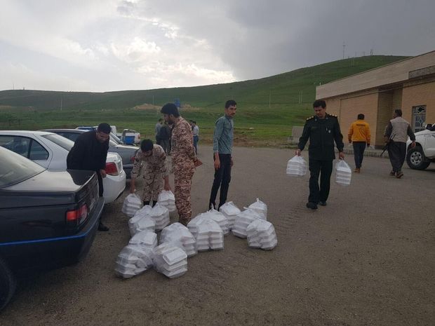 توزیع ۲ هزار بسته کمک معبشتی در پیرانشهر