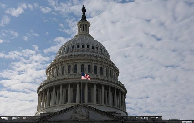 کنگره آمریکا ادامه حملات به ایران را تایید کرد/ سنای آمریکا تلاش برای الزام ترامپ به توقف حملات علیه ایران بدون تأیید کنگره را مسدود کرد/ نتیجه رأی‌گیری: ۴۸ رأی موافق در برابر ۵۲ رأی مخالف