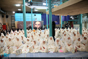 مراسم جشن تکلیف «دبستان سمیه» منطقه چهار تهران در حسینیه جماران 