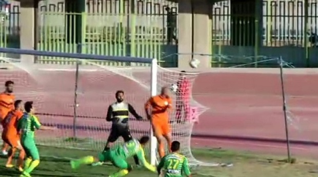 توقف تیم فوتبال گل گهر مقابل برق جدید شیراز در سیرجان