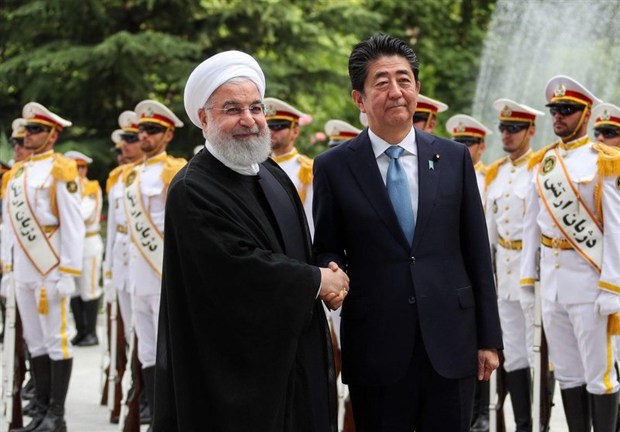 شینزو آبه با روحانی دیدار می‌کند
