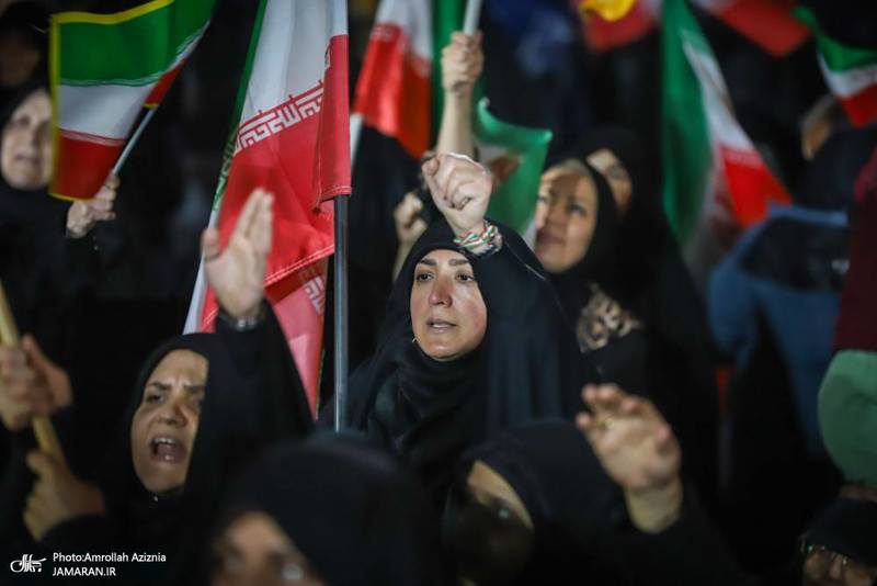 چهل و یکمین شب اجتماع پر شور مردم در شهرک ولیعصر (عج)