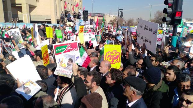 حضور پرشور مردم اصفهان در راهپیمایی حمایت از آرامش و بیزاری از تنش