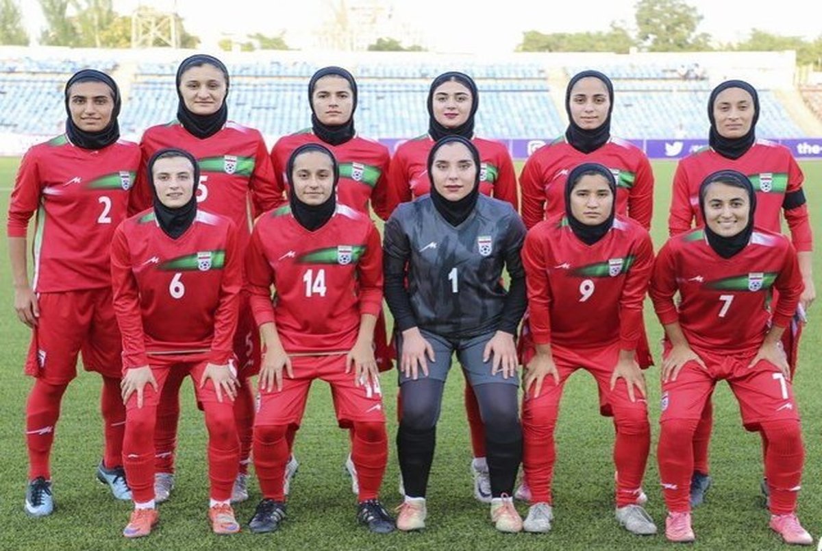 جایزه بازی جوانمردانه در دستان فوتبالیست های زن ایران