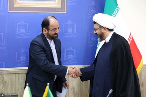 امضا تفاهم نامه بین موسسه تنظیم ونشر آثار امام خمینی با مجمع بین المللی اساتید دانشگاه ها