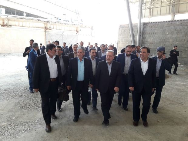 وزیر راه و شهرسازی از طرح توسعه فرودگاه بین المللی شهید بهشتی اصفهان بازدید کرد