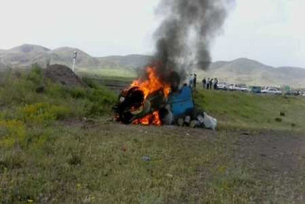 راننده در شعله های آتش حادثه رانندگی اردبیل جان باخت