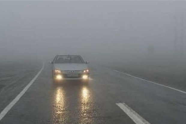 گردنه های کوهستانی شمالی زنجان را مه غلیظ فرا گرفته است