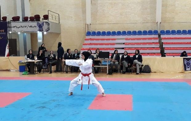 رقابت کاراته دانشجویان دختر دانشگاه آزاد در سمنان پایان یافت