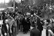 تصاویری منتشر نشده از لحظات حضور امام خمینی(س) در نوفل لوشاتو