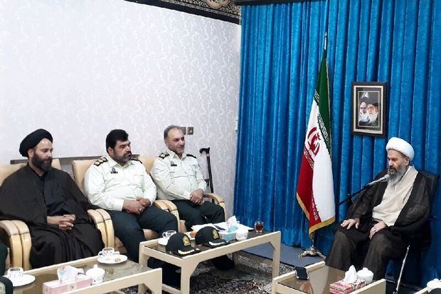 نیروهای انتظامی برای تامین امنیت تعامل بیشتری با مردم داشته باشند