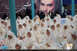 مراسم جشن تکلیف «دبستان سمیه» منطقه چهار تهران در حسینیه جماران 