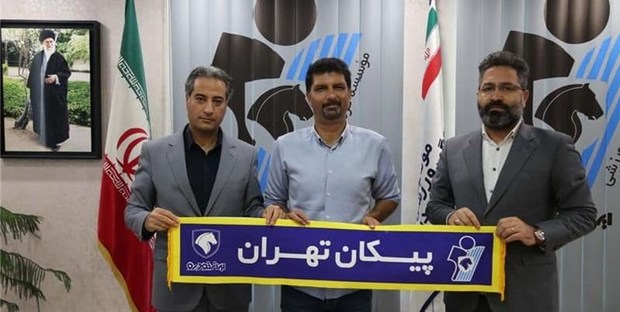 مجتبی حسینی سرمربی پیکان شد
