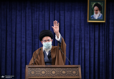 رهبر معظم انقلاب: استمرار مبارزه، منطق سیاسی امام خمینی بود/ امام از جنگ وسیله ای برای اقتدار ملی و بین المللی ساخت؛ تهدید را به فرصت تبدیل کرد/ دشمنان جرأت اهانت به امام را ندارند/ از خشم مردم می ترسند