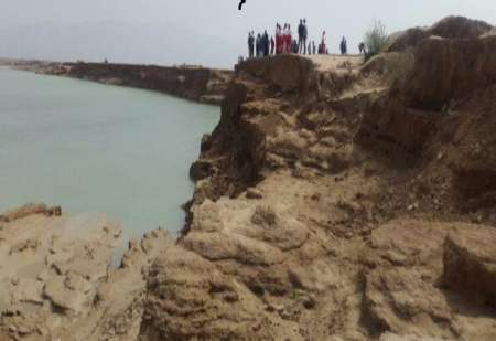 جسد جوان مفقود شده در دشتی بوشهر از رودخانه مند خارج شد