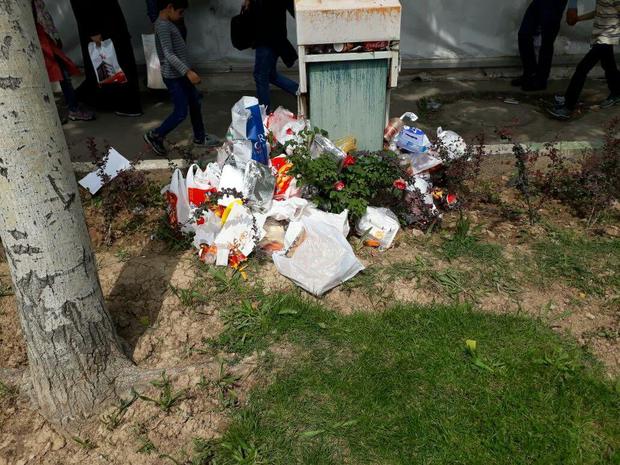 وضعیت اسفبار جمع‌آوری زباله‌ها در نمایشگاه کتاب تهران + عکس