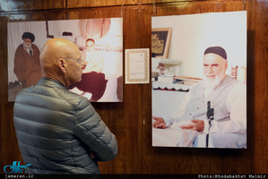 بازدید گردشگران آلمانی و اتریشی از بیت امام خمینی (س) در جماران 