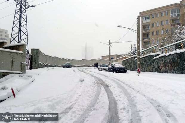بارش برف و باران در جاده‌ها
