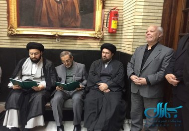 حضور سیدحسن خمینی در مراسم ختم مرحوم سید رضا نیّری
