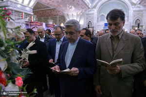 تجدید میثاق وزیر و کارکنان وزارت نیرو با آرمان های امام خمینی(س)