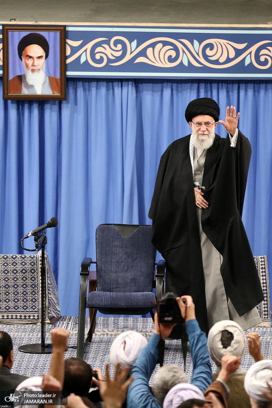 دیدار هزاران نفر از مردم قم با رهبر معظم انقلاب