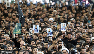 اقامه نماز رهبر معظم انقلاب بر پیکر رئیس جمهوری و یارانش