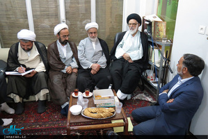 دیدار اعضای موسسه تنظیم و نشر آثار امام خمینی(س) نمایندگی قم با جمعی از مراجع و علما