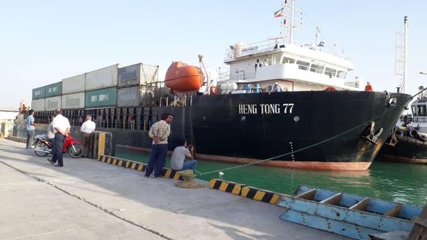 کشتی چینی پس از گذارندن دوره کمون بیماری کرونا در بندر دیر بوشهر پهلو گرفت
