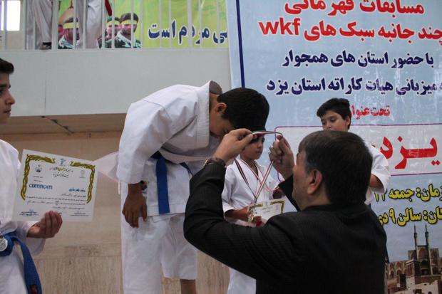 معرفی افراد برتر مسابقه چند جانبه قهرمانی کاراته منطقه چهار در یزد