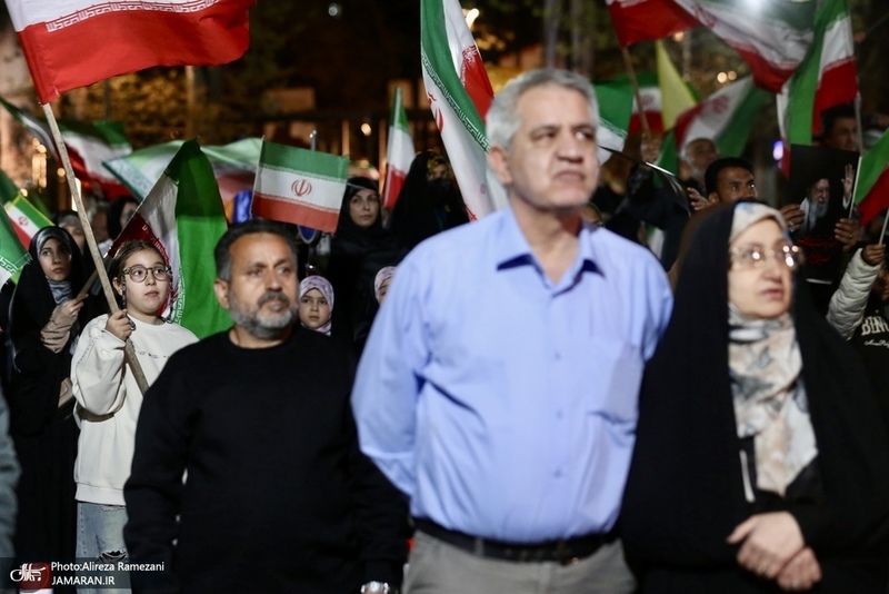 چهل و سومین شب اجتماع پرشور مردم در میدان تجریش