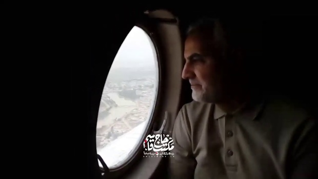  حضور حاج قاسم از داخل هلیکوپتر امدادی تا میان مردم در سیل خوزستان