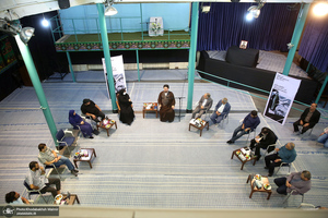 نشست صمیمانه دست اندر کاران و عوامل فیلم مستند «احمد» با سید حسن خمینی