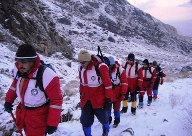 نجات جان کوهنورد اصفهانی در  ارتفاعات لردگان