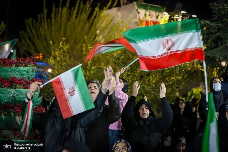 چهل و یکمین شب اجتماع پر شور مردم در شهرک ولیعصر (عج)