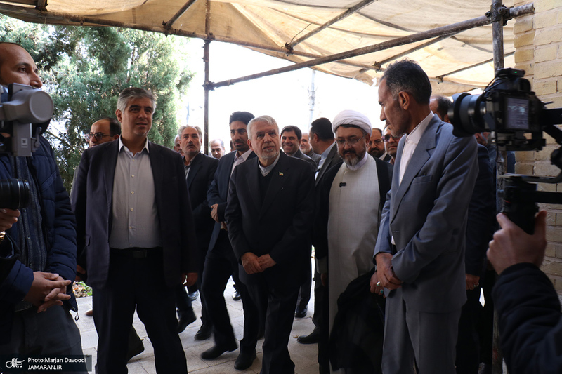 بازدید وزیر میراث فرهنگی از نمایشگاه هفته فرهنگی «بر آستان آفتاب»